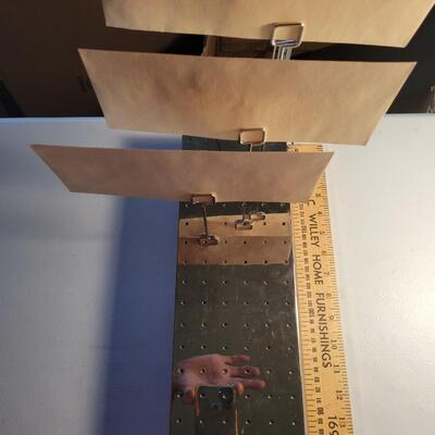 Desk envelope/paper holder