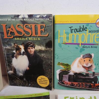 11 Kids Books: Daniel Boone, Frindle, Lassie, Bailey's Story