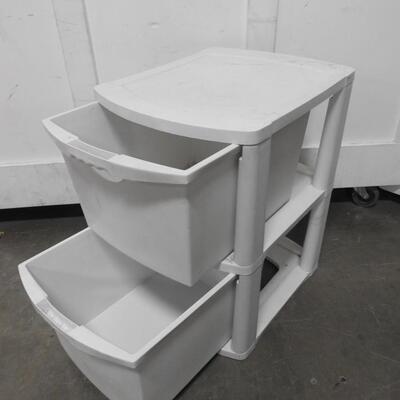 2 Tier Plastic Storage Shelf, Plastic in Good Condition, Needs Cleaning