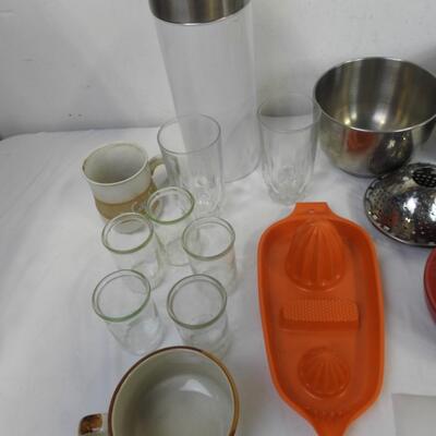 Kitchen Lot: Metal Baking Bowls, Glass Bowl with Basket Shell, Glasses and Mugs