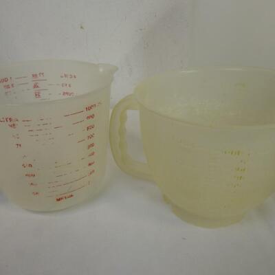 Tupperware Food Containers and Lids, 2 Measuring Cups, 1 Large Mixing Bowl