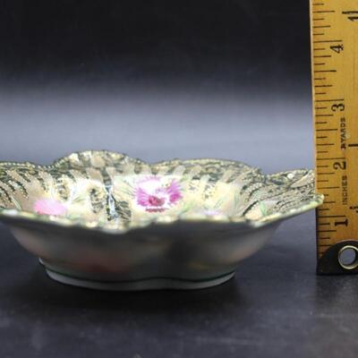 Antique Asian Oriental Floral Chrysanthemum Moriage Bowl