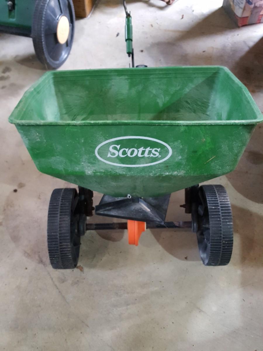 Scotts Tow Behind Spreader