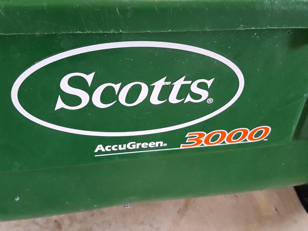 Scotts AccuGreen 3000 walk behind Spreader