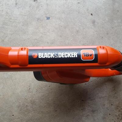Black & Decker 18V Battery Edger Weed Wacker + 2 batteries