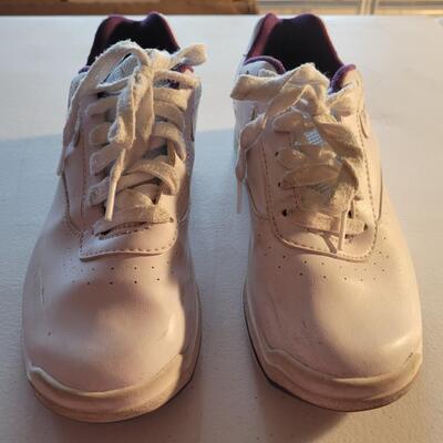 Ladies size 6.5 bowling shoes