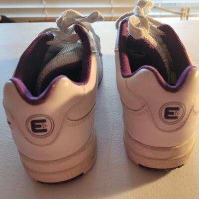 Ladies size 6.5 bowling shoes