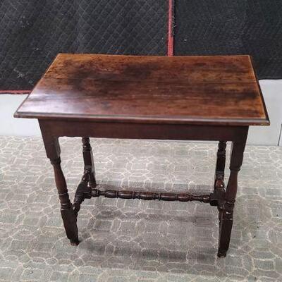 Lovely antique walnut tabl with turned legs and drawer
H 29