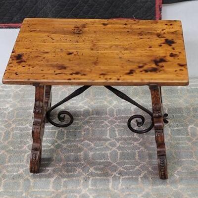 Small italian antique fiadores table
H 19