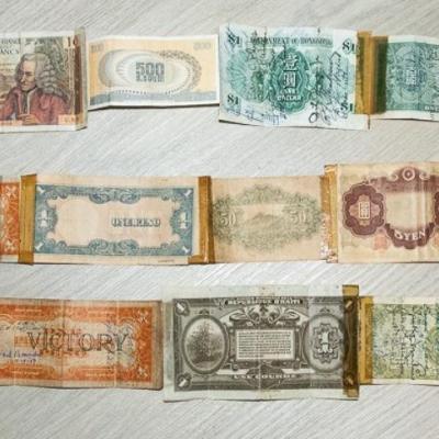 UNUSUAL - 3 TAPED TOGETHER BANK NOTES