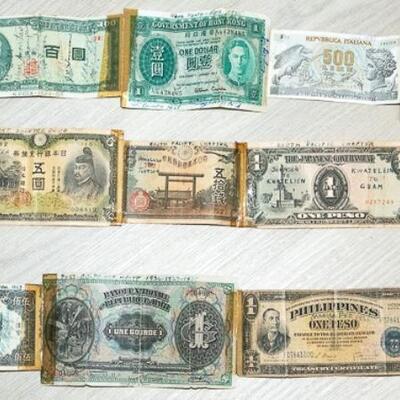 UNUSUAL - 3 TAPED TOGETHER BANK NOTES