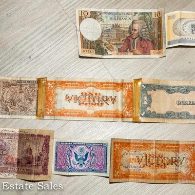 UNUSUAL - 3 TAPED TOGETHER BANK NOTES