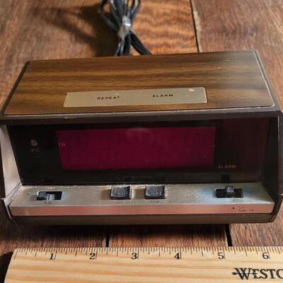 Vtg alarm clock