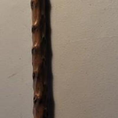 Knarled cane