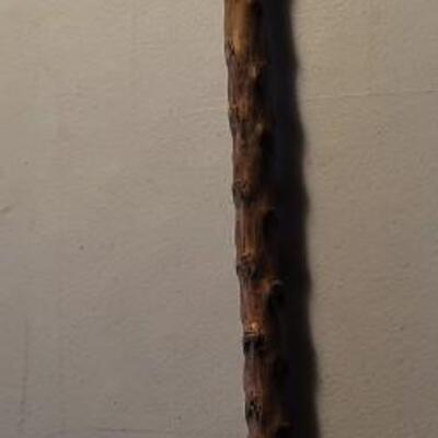 Knarled cane