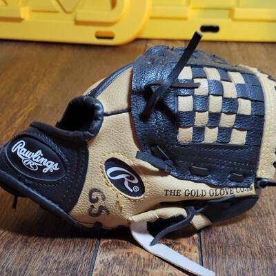 Kids baseball mitt