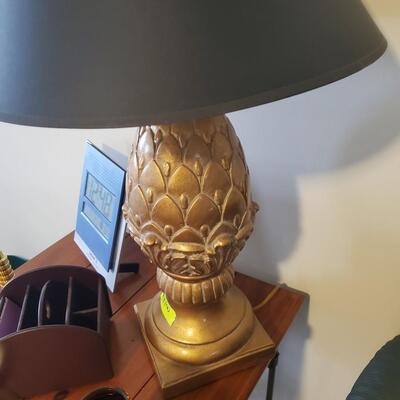 2 pineapple lamps