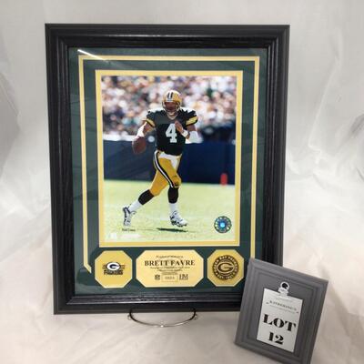 (12) PACKERS | Brett Farve Framed Collector Piece