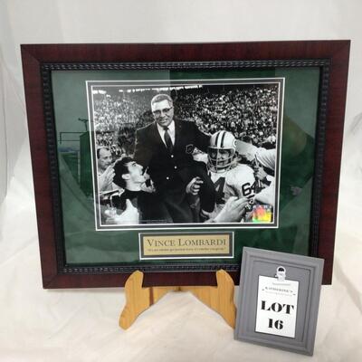 (16) PACKERS | Framed Vince Lombardi