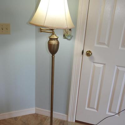 Classic swing arm floor lamp