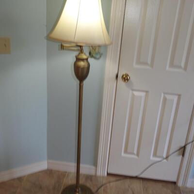 Classic swing arm floor lamp
