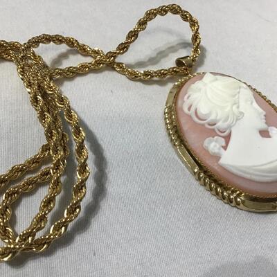 Pink/Peach Cameo Necklace With Nice Chain