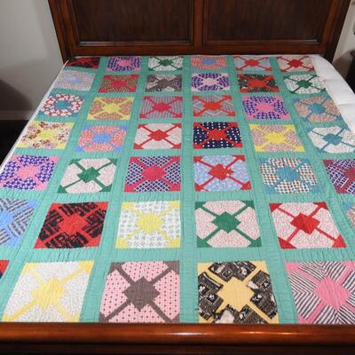 Arrow & Diamond pattern quilt