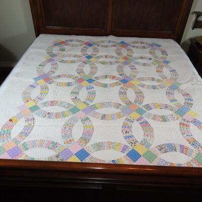 Double Wedding Ring Quilt