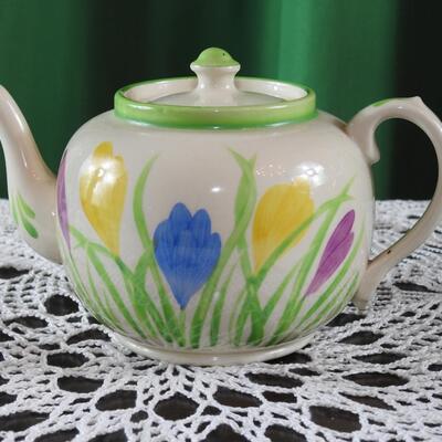 Floral tea pot