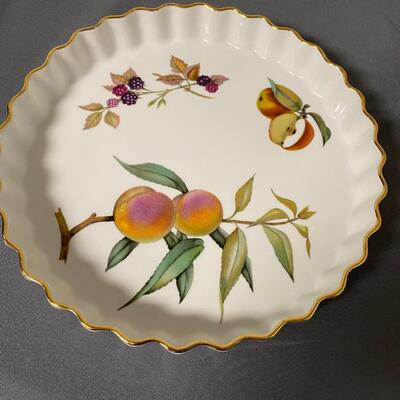 Royal Worcester "Evesham" Quiche Dish