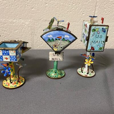 Set of 5 Boxes by Kelvin Chen