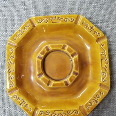 Large mid-century ashtray made in the USA