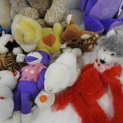 33 stuffed Animals, Bears, Bunny, Sock Monkeies, Dolphin