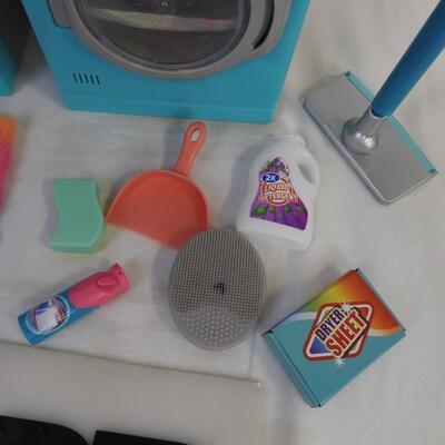 Small Toy Washing and Drying Machine, Both Turn on and Spin, With Accessories