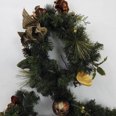 Green Holiday Garland, Lighted, Works