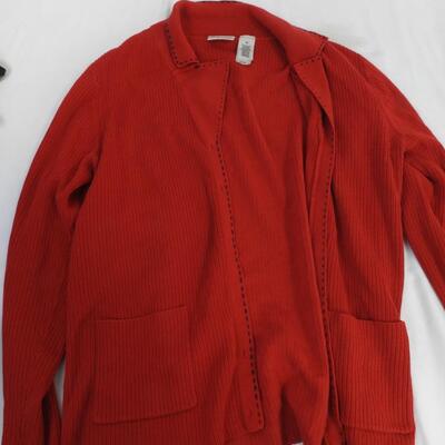 4 Sweaters and 1 Infinity Scarf, Meduim-Large, Village, IM Collection, Arlando