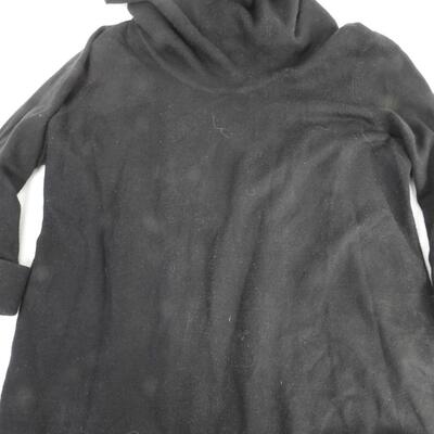 4 Sweaters and 1 Infinity Scarf, Meduim-Large, Village, IM Collection, Arlando
