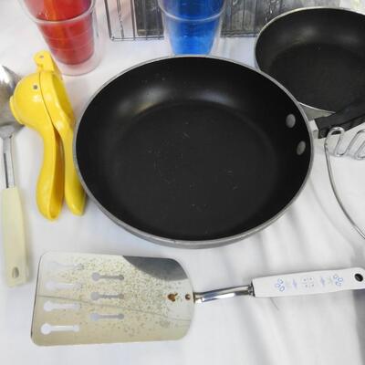19 pc Kitchen: Ez Twist Cheese Grater, Pans, Meat Tenderizer