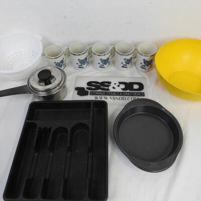 10 pc Kitchen, 5 Gibson Mugs, Wilson Pie Pan, Plastic Bowl, Flatware Organizer