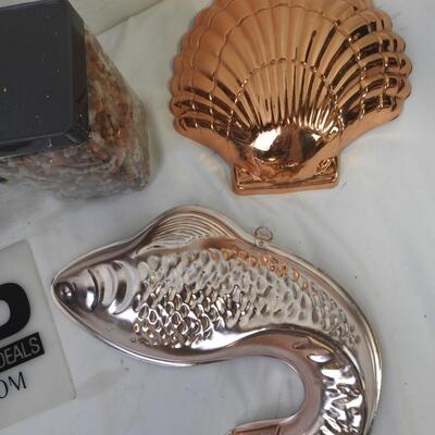 7 pc Home Decor: Metal Fish and Shell Wall Decor, River Rocks, Faux Flowers