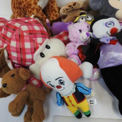 17 Stuffed Animals, Paw Patrol, Giraffe, Elephant, Frogs