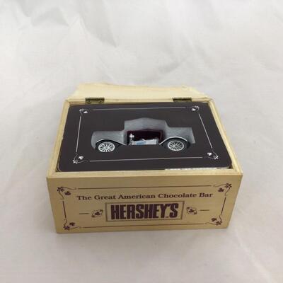 (77) ERTL | Hershey Boxed ERTL car | Ertl Fire Truck