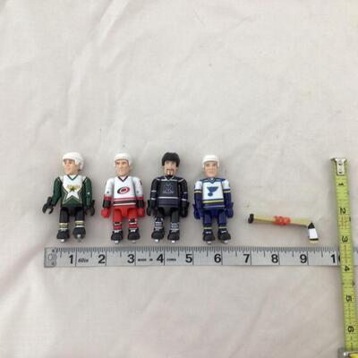 (111) SPORTS | Mixed Group of Hockey Figures and Toys