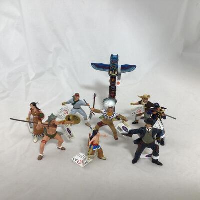 (113) PAPO | Mixed Group of Wild West, Cowboys, and Indian Figures