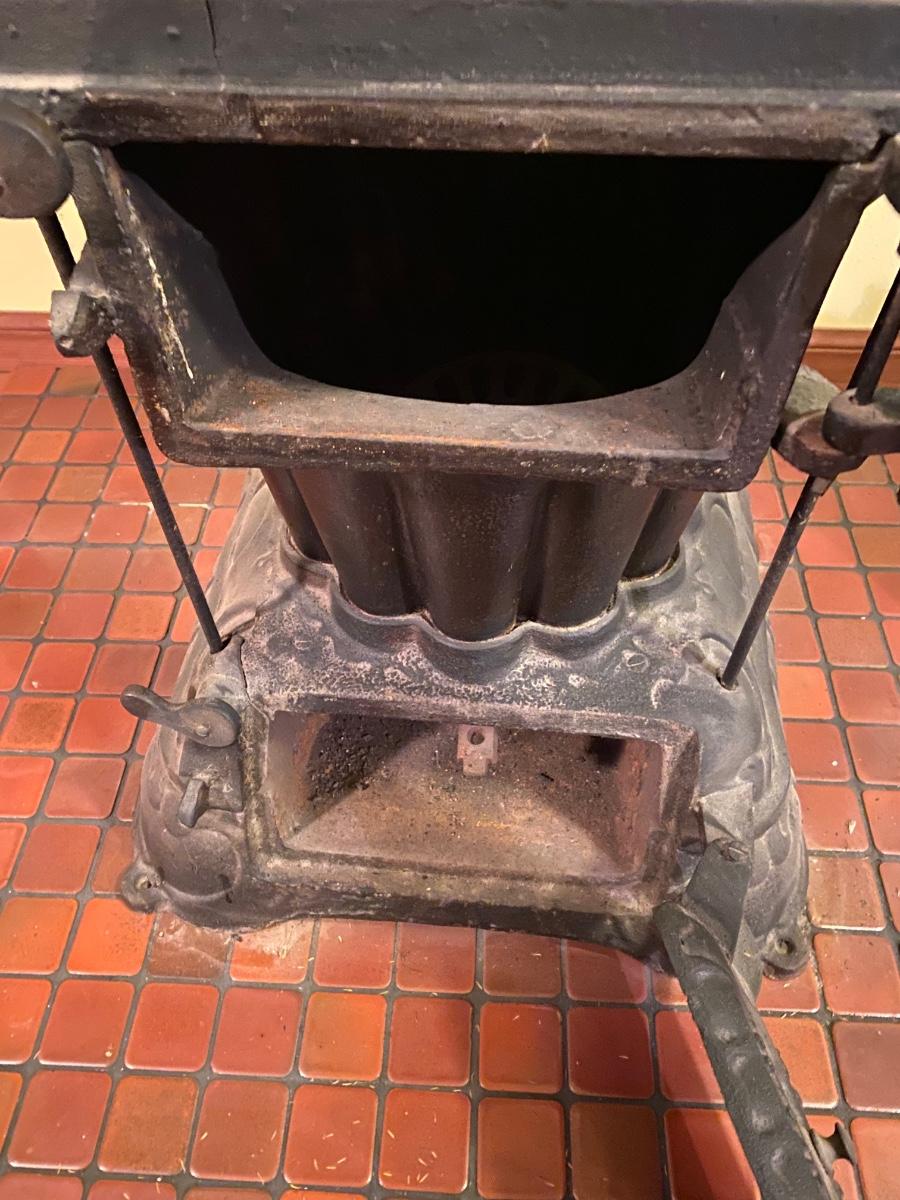 Antique Caboose coal/wood burning stove