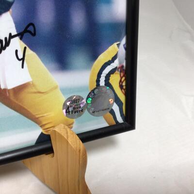 (123) PACKERS | Brett Farve Signed Photograph