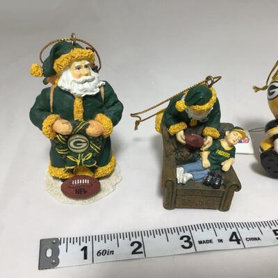 (128) PACKERS | Mixed Group of Packers and Football Christmas