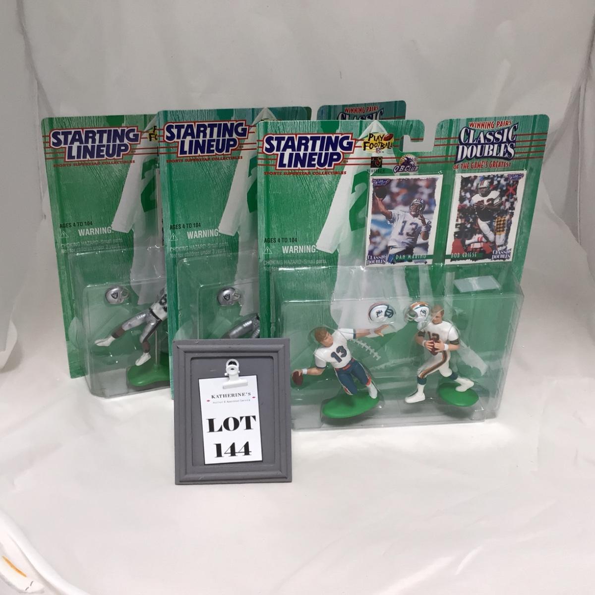 (144) STARTING LINEUP Football Figures