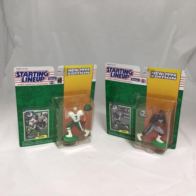 (146) STARTING LINEUP | Mixed Group of Football Figures