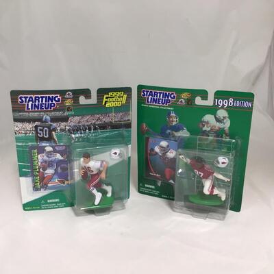 (146) STARTING LINEUP | Mixed Group of Football Figures
